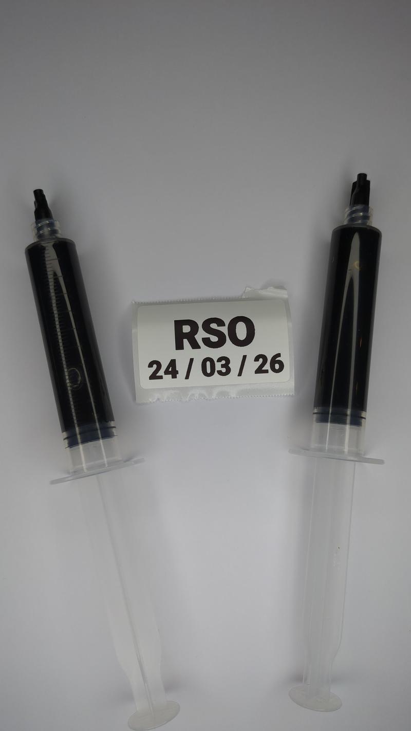 Rick Simpson Oil ( RSO ) in Syringes